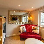 Holly With Free Off Site Health Club Windermere