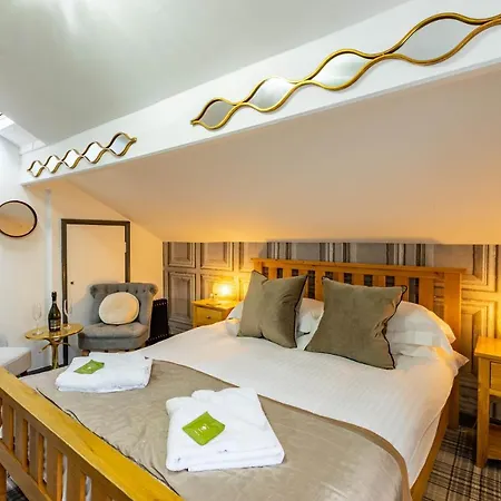 Πανσιόν Holly With Free Off Site Health Club