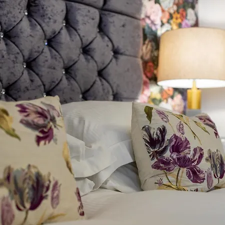 Holly With Free Off Site Health Club 4*