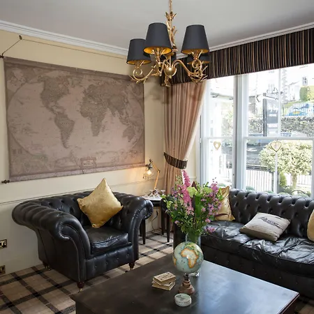 Πανσιόν Holly With Free Off Site Health Club 4*