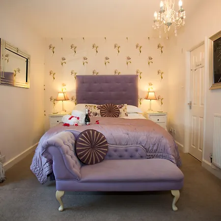 Holly With Free Off Site Health Club Windermere