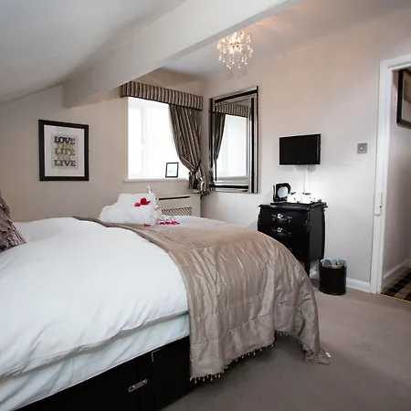 Πανσιόν Holly With Free Off Site Health Club