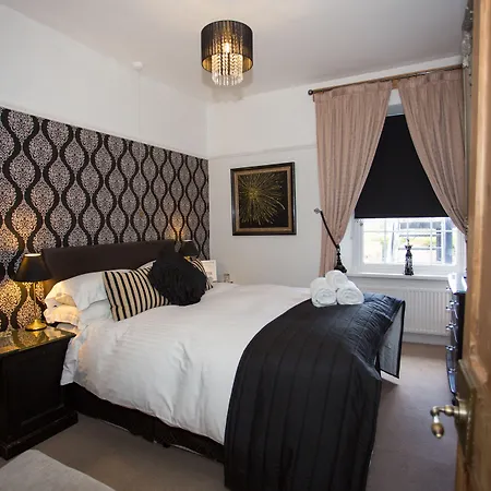 Holly With Free Off Site Health Club 4* Windermere