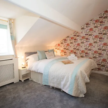 Holly With Free Off Site Health Club Windermere