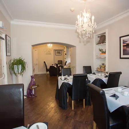 Holly With Free Off Site Health Club Vendégház 4*