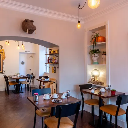 Holly With Free Off Site Health Club Vendégház 4*