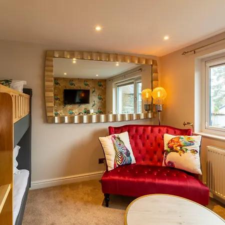 Holly With Free Off Site Health Club Windermere