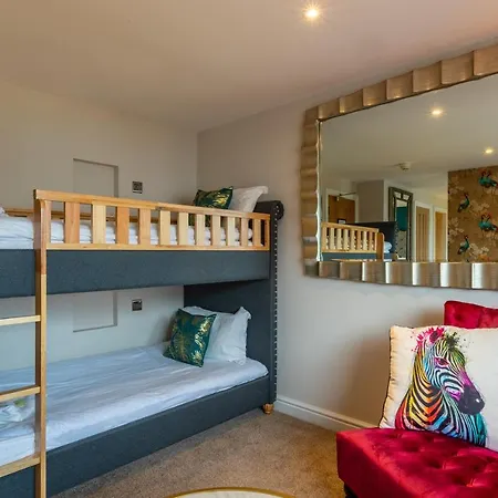 Holly With Free Off Site Health Club Windermere