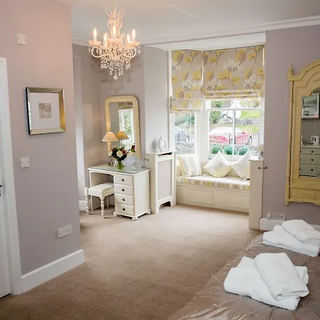 Holly With Free Off Site Health Club 4* Windermere