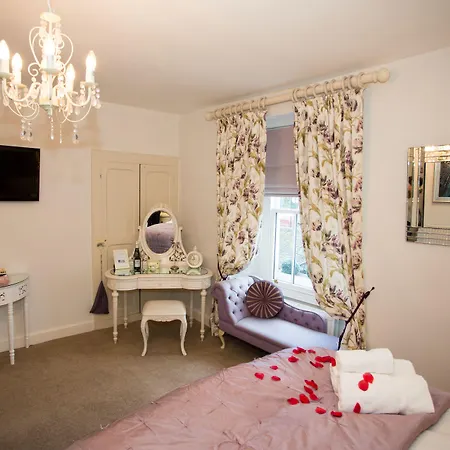 Holly With Free Off Site Health Club 4* Windermere