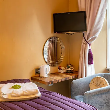 Holly With Free Off Site Health Club 4* Windermere